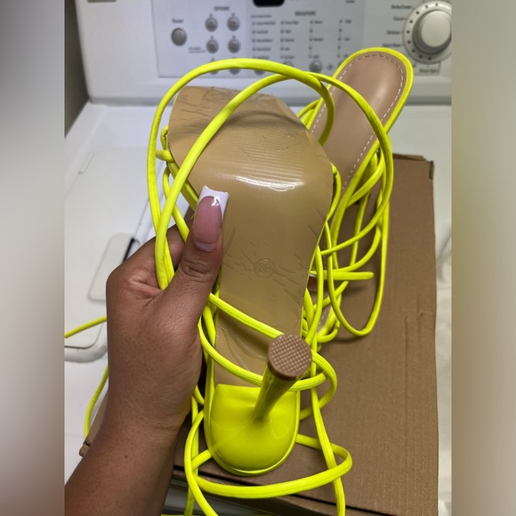 BRAND NEW HIGH HEELS - Picture 2 of 3